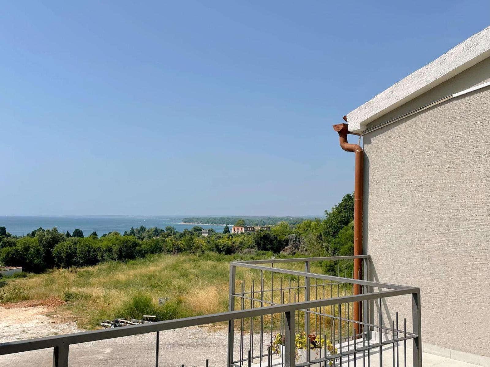 Caramel Comforts With Sea View In Stinjan Only 300 Meters From The Beach Пула Экстерьер фото